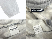 Load image into Gallery viewer, 極美品 JACQUEMUS ジャックムス LE JOGGING スウェットパンツ ジョガーパンツ サイズS ロゴプリント グレー 中古 4b002020