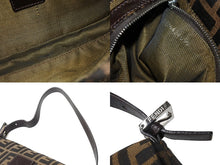 Load image into Gallery viewer, FENDI フェンディ マンマバケット ワンショルダーバッグ 26424 ズッカ柄 ブラウン キャンバス レザー シルバー金具 美品 中古 4b002044