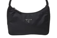 Load image into Gallery viewer, 極美品 PRADA プラダ ホーボー ハンドバッグ ワンショルダーバッグ MV515 トライアングルロゴ ナイロン ブラック 中古 4b002047