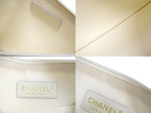 Load image into Gallery viewer, CHANEL シャネル トートバッグ ハンドバッグ 9番台 ココマーク ビニール パテントレザー アイボリー クリア ゴールド金具 美品 中古 4b002049