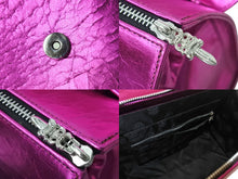 Load image into Gallery viewer, 新品同様 CHROME HEARTS クロムハーツ ハンドバッグ メタリック リミテッド ダガージップ CHクロス ピンク 中古 4b002089