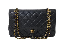 Load image into Gallery viewer, 極美品 CHANEL シャネル マトラッセ25 Wフラップ Wチェーンショルダーバッグ 3番台 ラムスキン ココマーク ブラック ゴールド金具 中古 4b002136