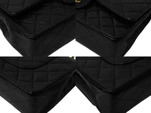 Load image into Gallery viewer, 極美品 CHANEL シャネル マトラッセ25 Wフラップ Wチェーンショルダーバッグ 3番台 ラムスキン ココマーク ブラック ゴールド金具 中古 4b002136