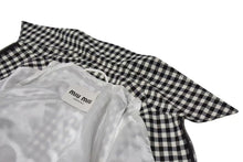 Load image into Gallery viewer, 極美品 MIU MIU ミュウミュウ 22AW ギンガムチェック ショートブルゾン ML919 S231 1209 ブラック ホワイト サイズ36 中古 4b002157
