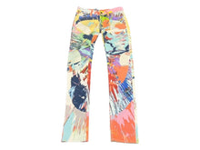 Load image into Gallery viewer, DAMIEN HIRST x LEVI&#39;S ダミアンハースト リーバイス 2008年製 413本限定 コラボデニム スキニーフィット 総柄 サイズ26x34 美品 中古 4b002159
