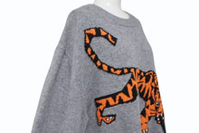 Load image into Gallery viewer, 新品未使用 LOUIS VUITTON ルイヴィトン タイガーインタルシア刺繍 RM221H56HMN77W グレー ウール サイズXL 中古 4b002173