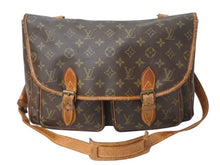Load image into Gallery viewer, LOUIS VUITTON ルイ ヴィトン ジベシエールGM ショルダーバッグ モノグラムキャンバス ブラウン ゴールド金具 美品 中古 4b002177