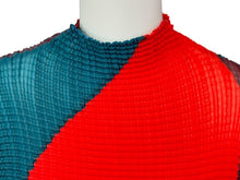 Load image into Gallery viewer, 極美品 ISSEY MIYAKE イッセイミヤケ シェイプドプリーツシャツ IM31FJ638 レッド ブルー ポリエステル サイズ2 中古 4b002204
