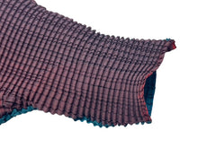 Load image into Gallery viewer, 極美品 ISSEY MIYAKE イッセイミヤケ シェイプドプリーツシャツ IM31FJ638 レッド ブルー ポリエステル サイズ2 中古 4b002204