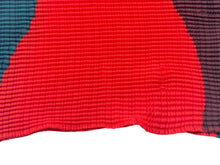 Load image into Gallery viewer, 極美品 ISSEY MIYAKE イッセイミヤケ シェイプドプリーツシャツ IM31FJ638 レッド ブルー ポリエステル サイズ2 中古 4b002204