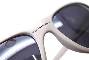 OAKLEY オークリー FROGSKINS フロッグスキン サングラス アイウェア ホワイト グレー アメリカ製 美品 中古 4b002216