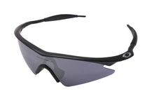 Load image into Gallery viewer, OAKLEY オークリー M FRAME エムフレーム サングラス アイウェア ブラック サーフ ビーチ アメリカ製 美品 中古 4b002217