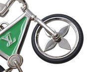 Load image into Gallery viewer, LOUIS VUITTON ルイヴィトン BIJOU DE SAC BIKE ビジューサック バイク チャーム キーホルダー M77148 シルバー グリーン 美品 中古 4b002221
