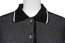 Load image into Gallery viewer, 極美品 FENDI フェンディ ニット ロゴ ポロシャツ ブラック ホワイト トップス 半袖 コットン 黒 白 サイズ42 中古 4b002240