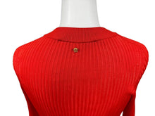 Load image into Gallery viewer, 極美品 GIANNI VERSACE ジャンニ ヴェルサーチ レーヨン カットソー レッド メデューサロゴ サイズ36 中古 4b002282