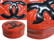 Load image into Gallery viewer, CHANEL シャネル ヴィンテージ ラウンド バニティバッグ チェーンハンドル ココマーク パテント レッド 激レア 美品 中古 4b002305