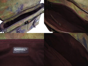 極美品 CHANEL シャネル エンブロイダリー メッセンジャーバッグ 20番台 グラフィティ カーキ ココマーク A92790 中古 4b002336