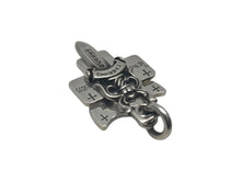 画像をギャラリービューアに読み込む, CHROME HEARTS クロムハーツ 3 TRINKETS スリートリンケッツ ペンダントチャーム 重量約24.0g・925刻印 シルバー925 美品 中古 4b002371 