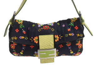 FENDI フェンディ ビーズ刺繍 マンマバケット ワンショルダーバッグ 26424 ブラック マルチカラー グリーン シルバー金具 ロゴ 美品 中古 4b002378