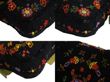 Load image into Gallery viewer, FENDI フェンディ ビーズ刺繍 マンマバケット ワンショルダーバッグ 26424 ブラック マルチカラー グリーン シルバー金具 ロゴ 美品 中古 4b002378