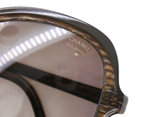 Load image into Gallery viewer, CHANEL シャネル オーバル サングラス ブラウン ラメ ココマーク プラスチック アイウェア 小物 ロゴ カラーレンズ 56☐19 5320 美品 中古 4b002388
