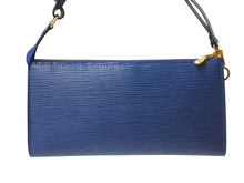 Load image into Gallery viewer, 極美品 LOUIS VUITTON ルイヴィトン ポシェット アクセソワール ワンショルダーバッグ M52945 エピ レザー ブルー 中古 4b002406