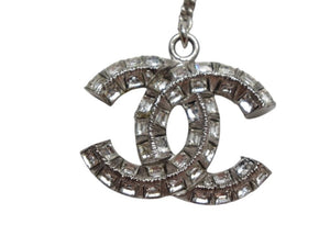 新品未使用 CHANEL シャネル チェーンピアス 重量約11.0g B19V刻印 メタル ラインストーン シルバー クリア 両耳用 ぶら下がり 中古 4c071430