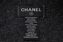 Load image into Gallery viewer, 極美品 CHANEL シャネル ヘアバンド CC ココマーク 17K ツイード ラメ カシミヤウール チャコールグレー 中古 4b002434