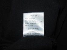Load image into Gallery viewer, 極美品 WAGYU MAFIA 和牛マフィア メタリカサンプリングロゴＴシャツ コットン ブラック イエロー サイズL 中古 4b002504
