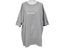Load image into Gallery viewer, TTNE ティーティーエヌイー SaunnerTM Logo ロゴプリント サウナー 半袖Ｔシャツ グレー コットン サイズXL 美品 中古 4b002529