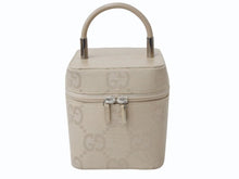 Load image into Gallery viewer, GUCCI グッチ バニティ バック ハンドバック GG柄 GGキャンバス アクセサリーポーチ ベージュ レザー 美品 中古 4b002559