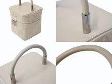 Load image into Gallery viewer, GUCCI グッチ バニティ バック ハンドバック GG柄 GGキャンバス アクセサリーポーチ ベージュ レザー 美品 中古 4b002559