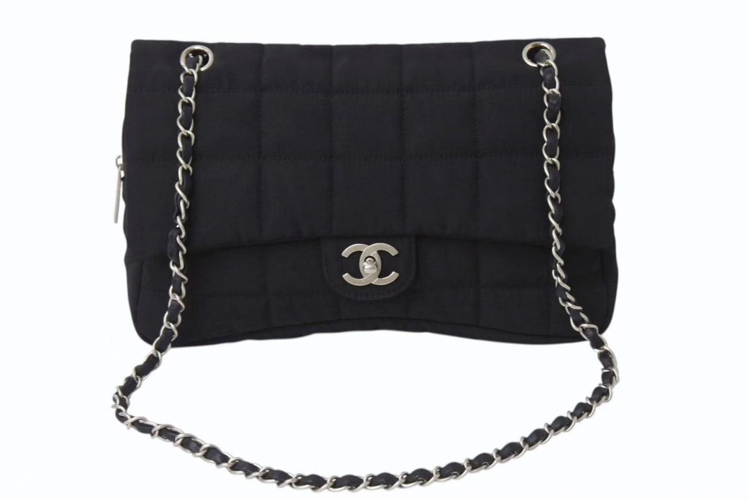 CHANEL シャネル チョコバー チェーンショルダーバッグ マトラッセ 8番台 ターンロック ナイロン ブラック 美品 中古 4b002570
