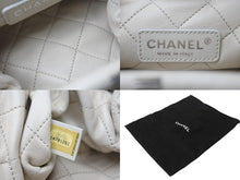 Load image into Gallery viewer, 極美品 CHANEL シャネル チェーンハンドバッグ 14番台 ココマーク ホワイト系 アンティークシルバー金具 中古 4b002586