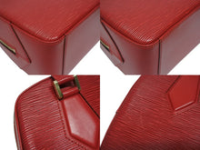 Load image into Gallery viewer, LOUIS VUITTON ルイヴィトン ポンヌフ ハンドバッグ M52057 エピ レザー レッド ゴールド金具 美品 中古 4b002621