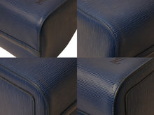 Load image into Gallery viewer, LOUIS VUITTON ルイヴィトン スピーディ30 エピ ハンドバッグ ボストンバッグ M43005 PVC レザー ブルー ゴールド金具 美品 中古 4b002625