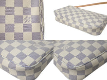 Load image into Gallery viewer, 極美品 LOUISVUITTON ルイヴィトン ポシェットアクセソワール 化粧 アクセサリーポーチ ダミエアズール ホワイト N41207 中古 4b002654