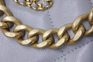極美品 CHANEL シャネル ショルダーバッグ シャネル19 ラウンド ホワイト ラムスキン 29番台 ゴールド、シルバー金具 29495568 中古 4b002656