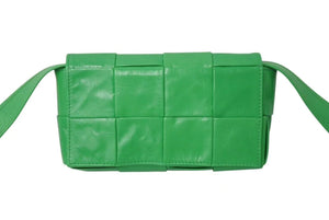 極美品 BOTTEGAVENETA ボッテガヴェネタ イントレチャート カセット ボディバッグ 651053 グリーン カーフスキン シルバー金具 中古 4b002657