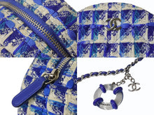 Load image into Gallery viewer, CHANEL シャネル ラウンド チェーンショルダーバッグ 27番台 シャネル19 ココマーク ツイード ブルー 美品 中古 4b002660