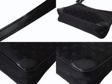 Load image into Gallery viewer, LOUIS VUITTON ルイヴィトン リトル ブローニュ ワンショルダーバッグ M92142 モノグラム サテン ブラック シルバー金具 美品 中古 4b002666