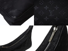 Load image into Gallery viewer, LOUIS VUITTON ルイヴィトン リトル ブローニュ ワンショルダーバッグ M92142 モノグラム サテン ブラック シルバー金具 美品 中古 4b002666
