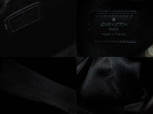 Load image into Gallery viewer, LOUIS VUITTON ルイヴィトン リトル ブローニュ ワンショルダーバッグ M92142 モノグラム サテン ブラック シルバー金具 美品 中古 4b002666