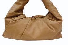 Load image into Gallery viewer, 極美品 BOTTEGAVENETA ボッテガヴェネタ ザショルダーポーチ オウレンティ ショルダーバック ワンショルダー ブラウン レザー 中古 4b002690