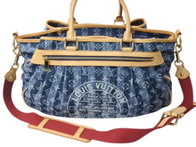 Load image into Gallery viewer, 極美品 LOUIS VUITTON ルイヴィトン モノグラムデニム カバレイエGM 2way ショルダーバッグ ブルー ゴールド金具 M95336 中古 4b002695