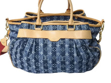 Load image into Gallery viewer, 極美品 LOUIS VUITTON ルイヴィトン モノグラムデニム カバレイエGM 2way ショルダーバッグ ブルー ゴールド金具 M95336 中古 4b002695