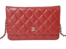 Load image into Gallery viewer, CHANEL シャネル チェーンウォレット ショルダーバッグ 長財布 19番台 ラムスキン ココマーク キルティング レッド 美品 中古 4b002700