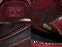 Load image into Gallery viewer, CHANEL シャネル マトラッセ コインケース ココマーク 26番台 スペイン製 キャビアスキン レッド シルバー金具 美品 中古 4b002701