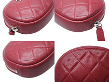 Load image into Gallery viewer, CHANEL シャネル マトラッセ コインケース ココマーク 26番台 スペイン製 キャビアスキン レッド シルバー金具 美品 中古 4b002701