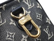 Load image into Gallery viewer, 極美品 LOUIS VUITTON ルイヴィトン モノグラム ミニ ウス ディジタル デジカメケース ポーチ M92066 グレー ネイビー 中古 4b002720